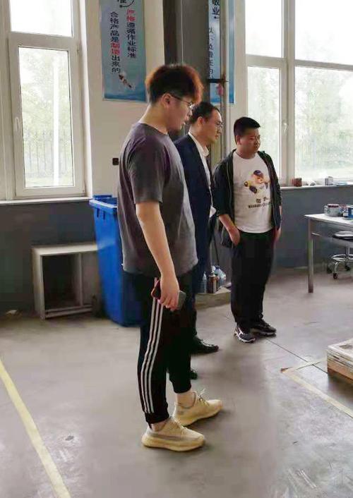 熱烈歡迎上海電氣客戶到訪宜順交流新一代集電環(huán)產(chǎn)品技術(shù)
